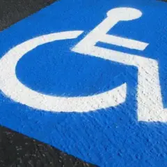 Czy niepełnosprawni płacą za parking w Poznaniu? Sprawdź zasady i zwolnienia