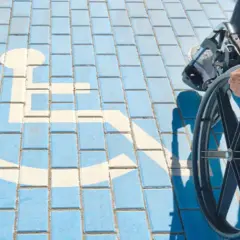 Jakie znaki drogowe nie obowiązują niepełnosprawnych? Sprawdź wyjątki