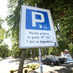 Czy niepełnosprawni płacą za parking prywatny? Oto ważne informacje