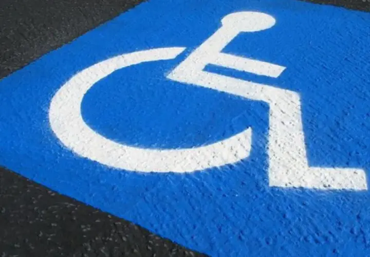 Czy niepełnosprawni płacą za parking w Poznaniu? Sprawdź zasady i zwolnienia