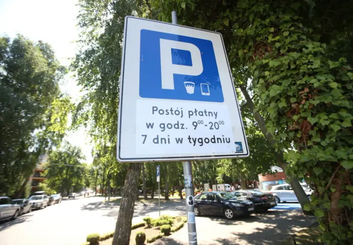 Czy niepełnosprawni płacą za parking prywatny? Oto ważne informacje