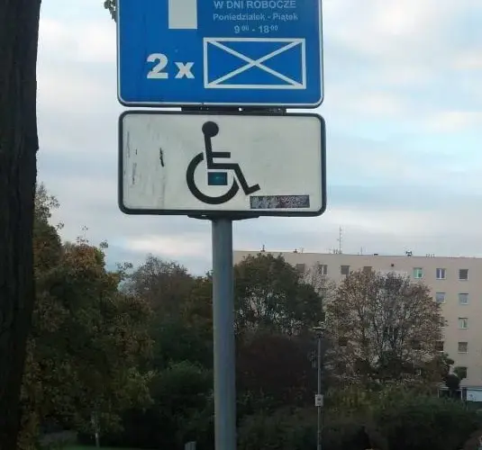 Czy niepełnosprawni płacą za parking w Gdyni? Sprawdź zasady i zwolnienia